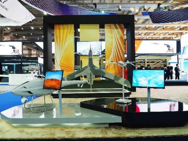 航空工业集团亮相首届世界防务展