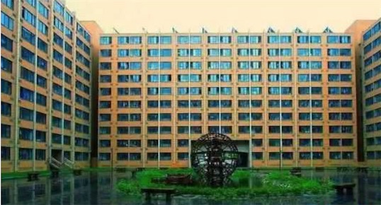 亚洲最大宿舍楼 对外经济贸易大学虹远楼总面积为9万4千平方米
