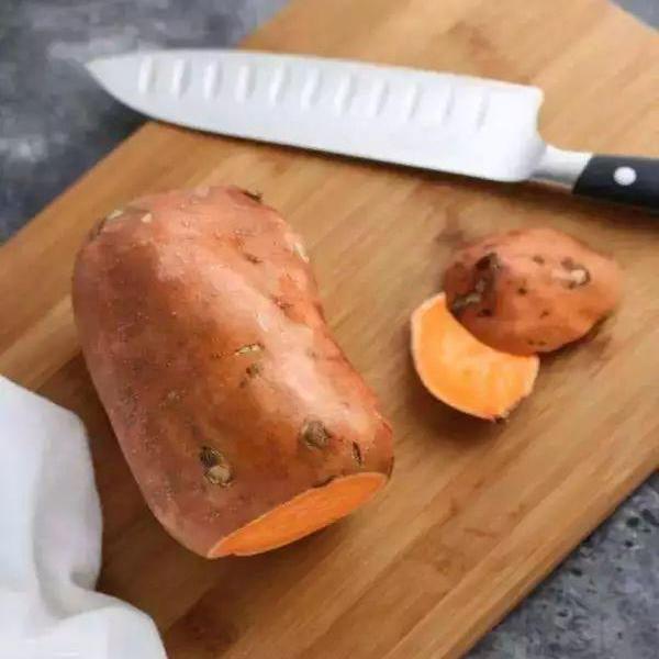 红薯切开后为什么会变黑还能吃吗 防止红薯变黑的方法